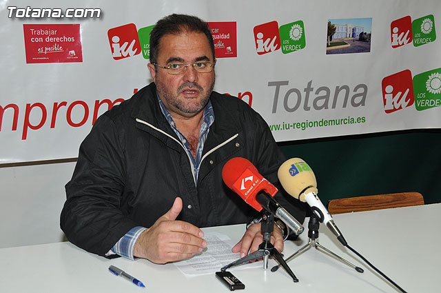 IU considera esperpéntico que el Ayuntamiento esté pagando sueldos de 7.000 euros mensuales, cuando se rozan los 2.000 parados y varias empresas están a punto de cerrar - 1, Foto 1