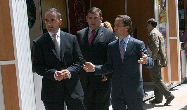 36 establecimientos participan en la I Feria Outlet de Yecla - 2, Foto 2