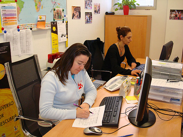 El Servicio Municipal de Voluntariado y Relaciones Internacionales renueva más de 200 carnets de voluntariado - 2, Foto 2