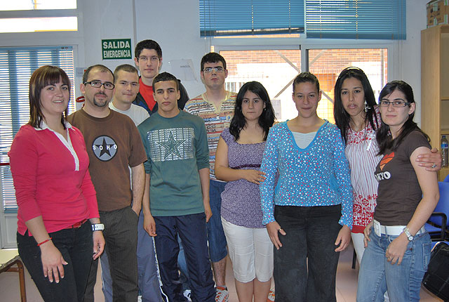 Clausurado el “Taller de Bsqueda de Empleo” se han entregado los correspondientes diplomas, Foto 1