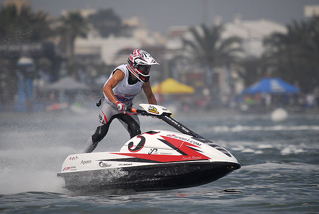 Francky Zapata confirmó su superioridad en el campeonato europeo de motos de agua - 2, Foto 2