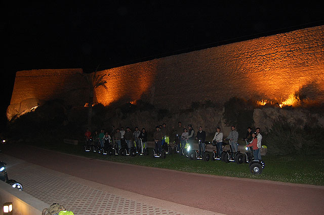 El programa Diversa se inició el pasado fin de semana con la travesía nocturna en Segway y un campeonato de fútbol-sala - 1, Foto 1