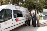 El Ayuntamiento adquiere dos nuevos vehículos adaptados donados por Caja Murcia