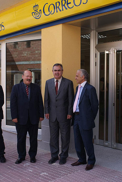 El delegado del Gobierno inaugura la nueva oficina de correos de Mula - 1, Foto 1