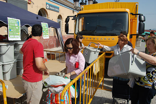 El Ayuntamiento reparte 1.000 contenedores para el reciclaje doméstico - 1, Foto 1