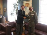 El Alcalde se entrevista en su despacho con el General Jefe del Cuartel General Terrestre de Alta Disponibilidad