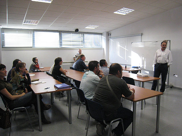 Inaugurado el curso de “Inglés Básico”, de 30 horas de duración, dirigido a empresarios autónomos y trabajadores en activo - 1, Foto 1