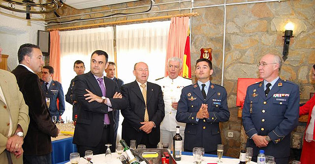 Autoridades municipales visitan las instalaciones del Escuadrón de Vigilancia Aérea Nº 13 de Sierra Espuña, Foto 4