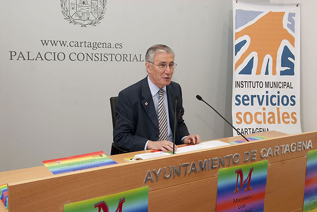 Los Mayores muestran sus trabajos en el III Feria de Recursos y Servicios - 1, Foto 1