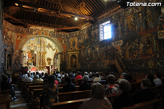 Autoridades municipales asisten a una convivencia celebrada La Santa - 1