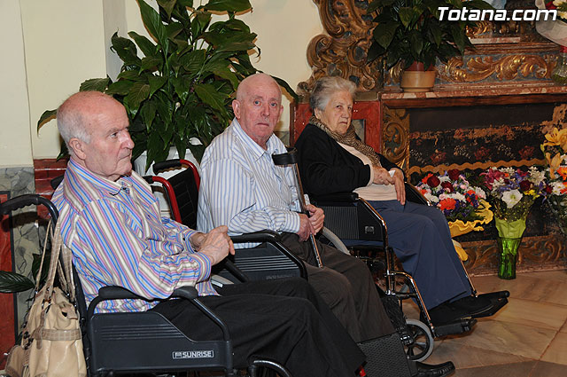 Autoridades municipales asisten a una convivencia celebrada La Santa - 12