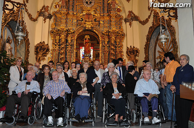 Autoridades municipales asisten a una convivencia celebrada La Santa - 34