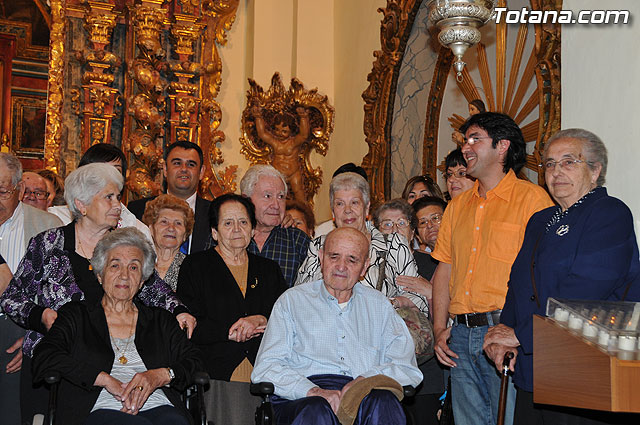 Autoridades municipales asisten a una convivencia celebrada La Santa - 37
