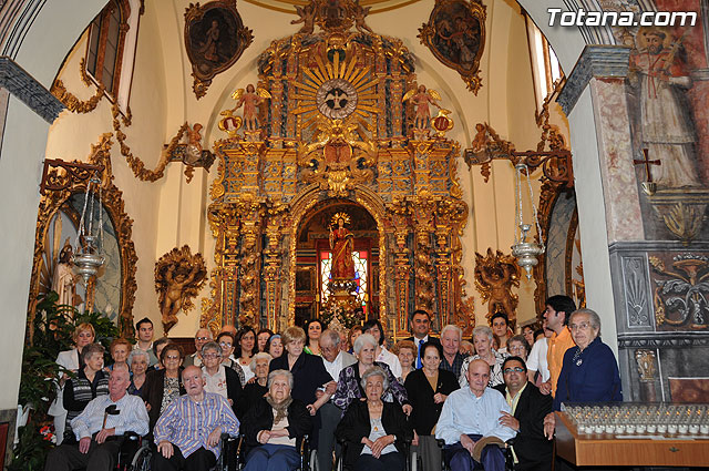 Autoridades municipales asisten a una convivencia celebrada La Santa - 38