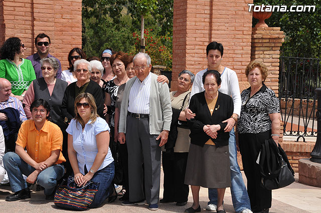 Autoridades municipales asisten a una convivencia celebrada La Santa - 47