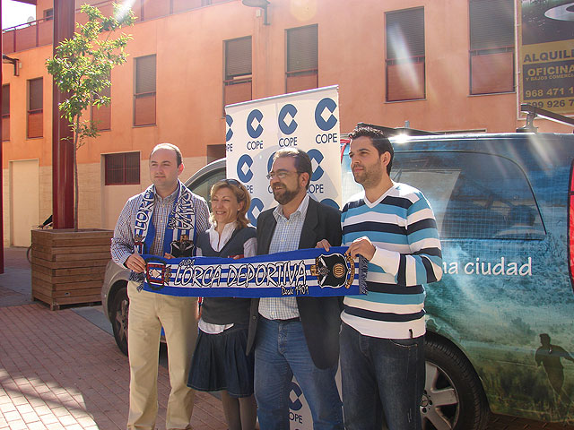 Una pantalla gigante situada en la Zona Blanquiazul permitirá a los lorquinos seguir el partido de fútbol Marbella-Lorca - 1, Foto 1