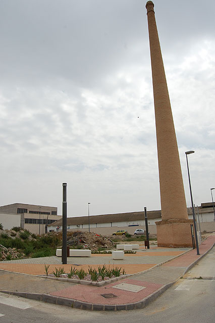 Finalizan las obras de acondicionamiento del entorno de la Chimenea de la Carreta de Lorquí - 2, Foto 2