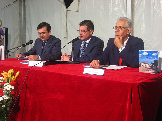 Se presenta un libro conmemorativo del 75 aniversario del Colegio de Los Meroños de Torre Pacheco - 4, Foto 4