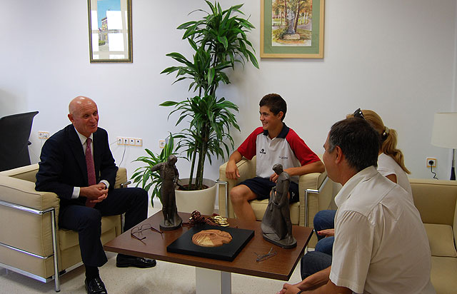 Reconocimiento del alcalde torreño al atleta Sergio Jornet, séxtuple campeón regional infantil - 2, Foto 2