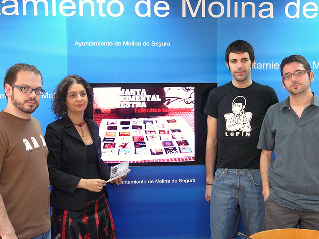 El grupo molinense TOP MANTA EXPERIMENTAL ORCHESTRA, ganador del Certamen Mola Joven de Música 2008 de Molina de Segura, presenta su disco Ecléctica farándula - 1, Foto 1