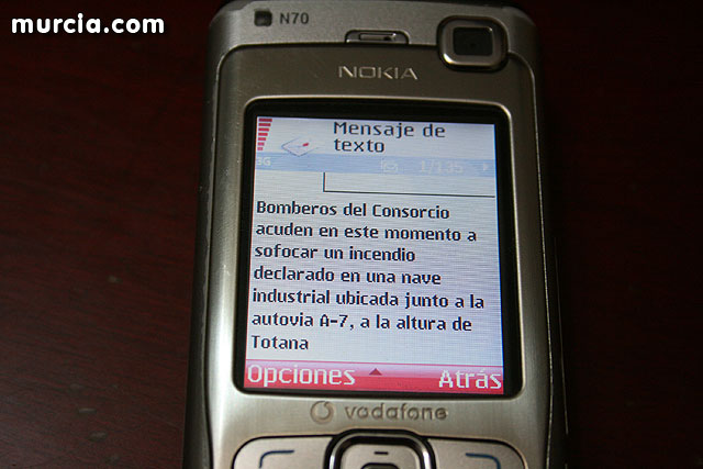 Bomberos del Consorcio acuden en este momento a sofocar un incendio declarado en una nave industrial - 1, Foto 1