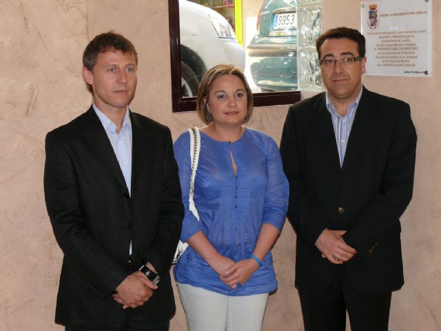 El alcalde de Jumilla y la directora general del Instituto de la Juventud inauguran las nuevas oficinas de Juventu - 1, Foto 1