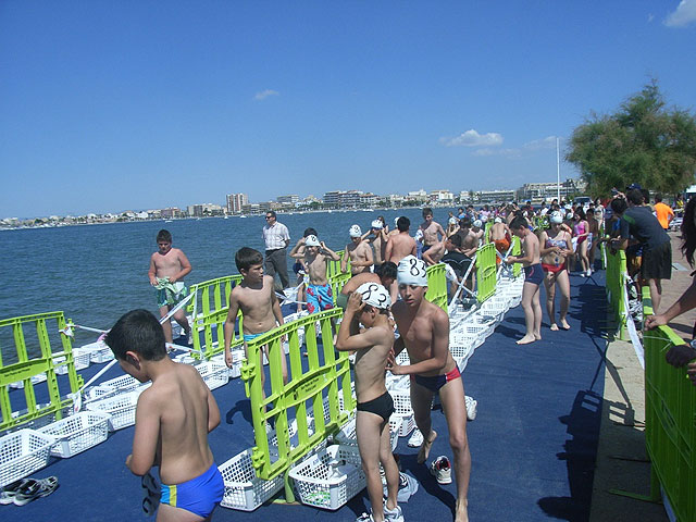 Un total de 45 escolares de Totana participan en la Final Regional Escolar de Aquatlón” celebrada en San Pedro del Pinatar - 1, Foto 1