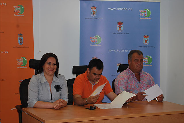 El primer edil y el equipo de Gobierno se reúnen con los vecinos de Lébor - 2, Foto 2