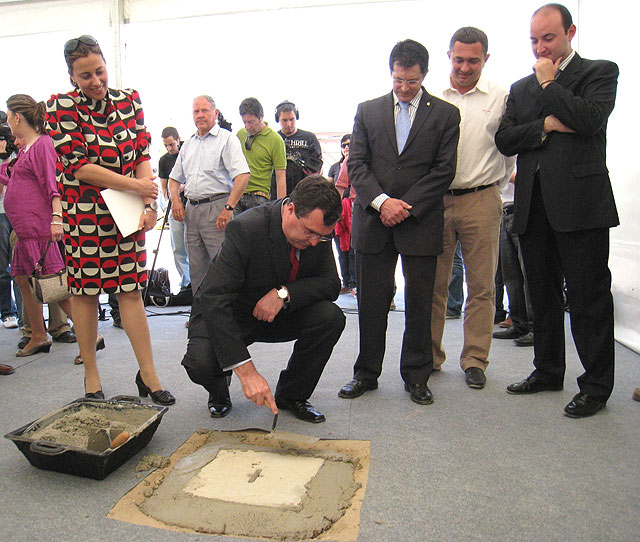 La Comunidad inicia las obras para la supresión del paso a nivel de Santa Clara - 1, Foto 1