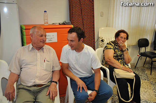 Entregan los diplomas del curso sobre violencia de gnero a ms de una veintena de miembros de la Asociacin de Amas de Casa, Usuarios y Consumidores “Las Tres Avemaras” - 4