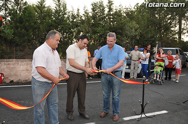 The inhabitants of the area of orchards in the county council of Morti, enjoy the new asphalt and nearly three miles of various roads, Foto 1