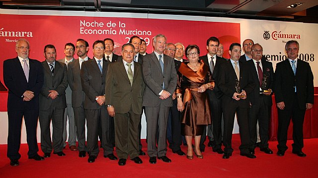 Valcárcel ensalza el esfuerzo y la capacidad de las empresas murcianas para generar riqueza y mantener los puestos de trabajo, Foto 1