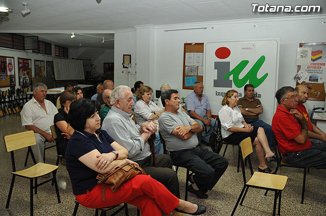 Pedro Marset, candidato a las elecciones europeas por IU, protagoniz en la sede del partido en Totana un acto de precampaña electoral - 10