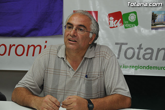 Pedro Marset, candidato a las elecciones europeas por IU, protagoniz en la sede del partido en Totana un acto de precampaña electoral - 5