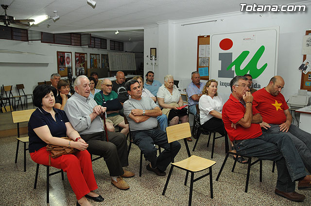Pedro Marset, candidato a las elecciones europeas por IU, protagoniz en la sede del partido en Totana un acto de precampaña electoral - 6