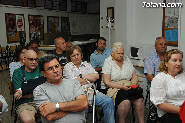 Pedro Marset, candidato a las elecciones europeas por IU, protagoniz en la sede del partido en Totana un acto de precampaña electoral - 9