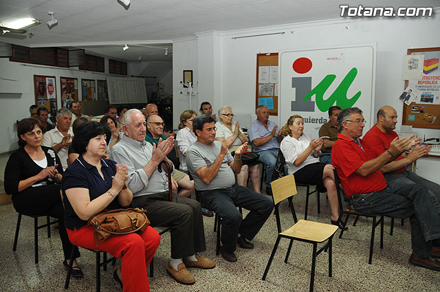 Pedro Marset, candidato a las elecciones europeas por IU, protagoniz en la sede del partido en Totana un acto de precampaña electoral - 19