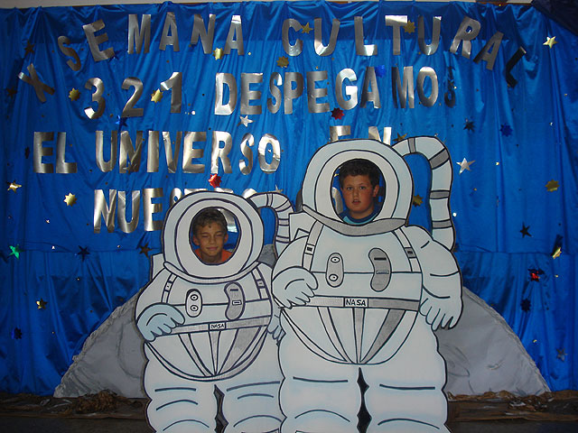 El colegio Joaquín Carrión dedica su X Semana Cultural al Universo - 1, Foto 1