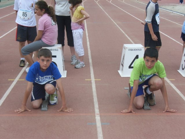 Un total de veinte escolares de Totana participan en la Final Regional de Atletismo de Deporte Escolar - 2, Foto 2