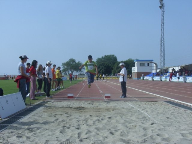 Un total de veinte escolares de Totana participan en la Final Regional de Atletismo de Deporte Escolar, Foto 3