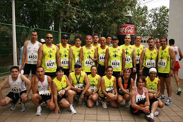 Componentes del equipo Caravaca es la Meta participan en la media Maratón de Almansa - 1, Foto 1