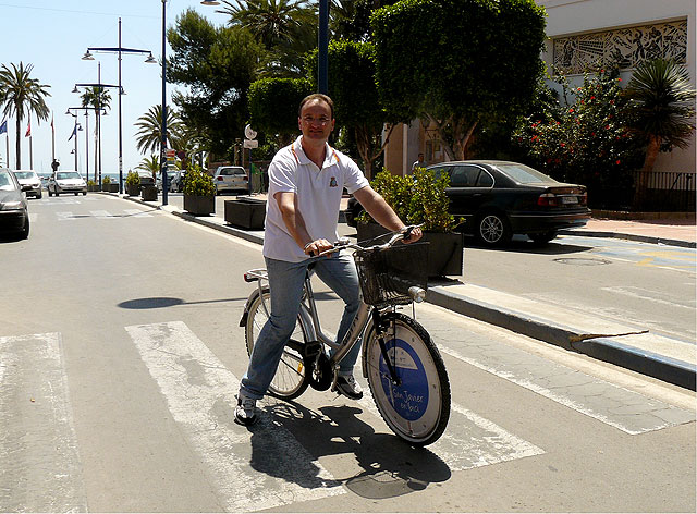 El servicio municipal de préstamo de bicicletas empieza a funcionar con éxito - 1, Foto 1