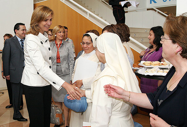 Valcárcel expresa su compromiso con los cuidadores familiares para “devolverles el generoso esfuerzo” que realizan cada día - 5, Foto 5