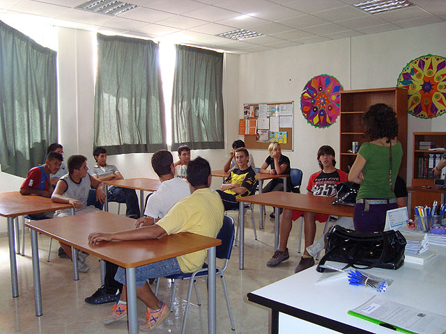 Training Workshops on "Access to the labor market" and "Healthy Eating", Foto 2