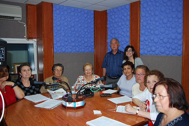 El taller de Prensa y Radio se clausura con la una visita a los estudios de Radio Abarán - 1, Foto 1