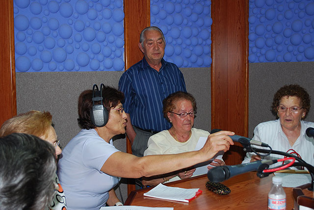 El taller de Prensa y Radio se clausura con la una visita a los estudios de Radio Abarán - 2, Foto 2