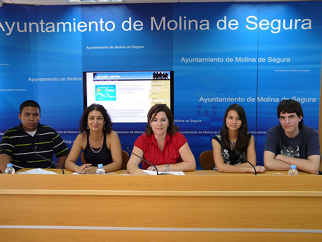 Las concejalías de Juventud y Bienestar Social del Ayuntamiento de Molina de Segura organizan la jornada de interculturalidad Engánchate al DAIday el sábado 30 de mayo - 1, Foto 1