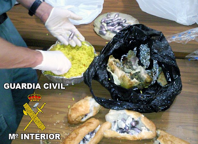La Guardia Civil incauta más de un centenar de “bellotas” de hachís - 3, Foto 3