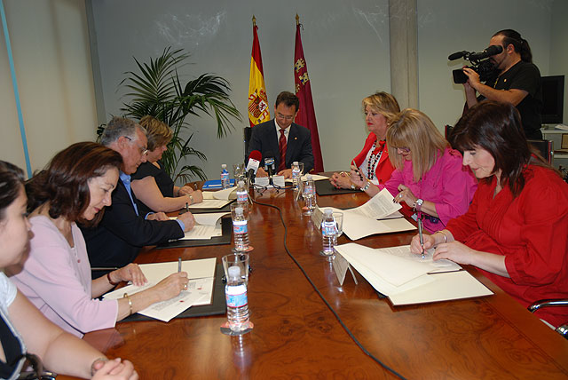 Política Social concede más de 1,7 millones de euros a cinco asociaciones de personas discapacitadas - 1, Foto 1