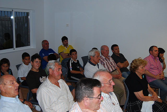The mayor and members of the government team held a working meeting with the residents of San Roque and Las Parras, Foto 2